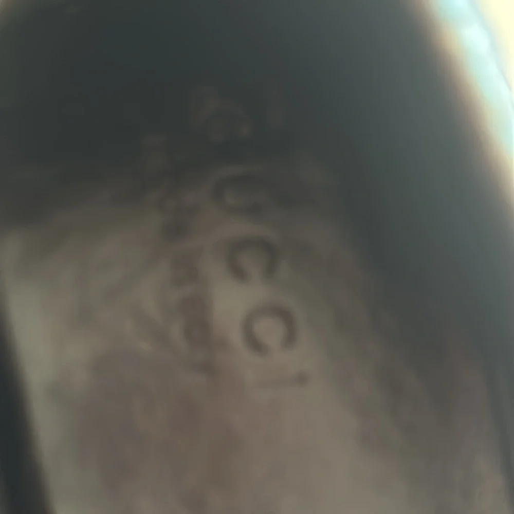Authentic Gucci shoes with elastic lay flat back. Like new sole has no markings. - Picture 5 of 6